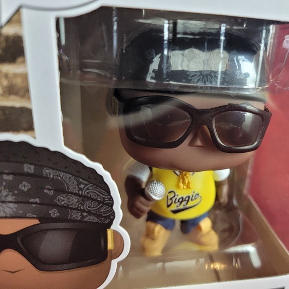 Notorious b.i.g funko (with jersey) # 78 (nib) With pop protector - Picture 3 of 7